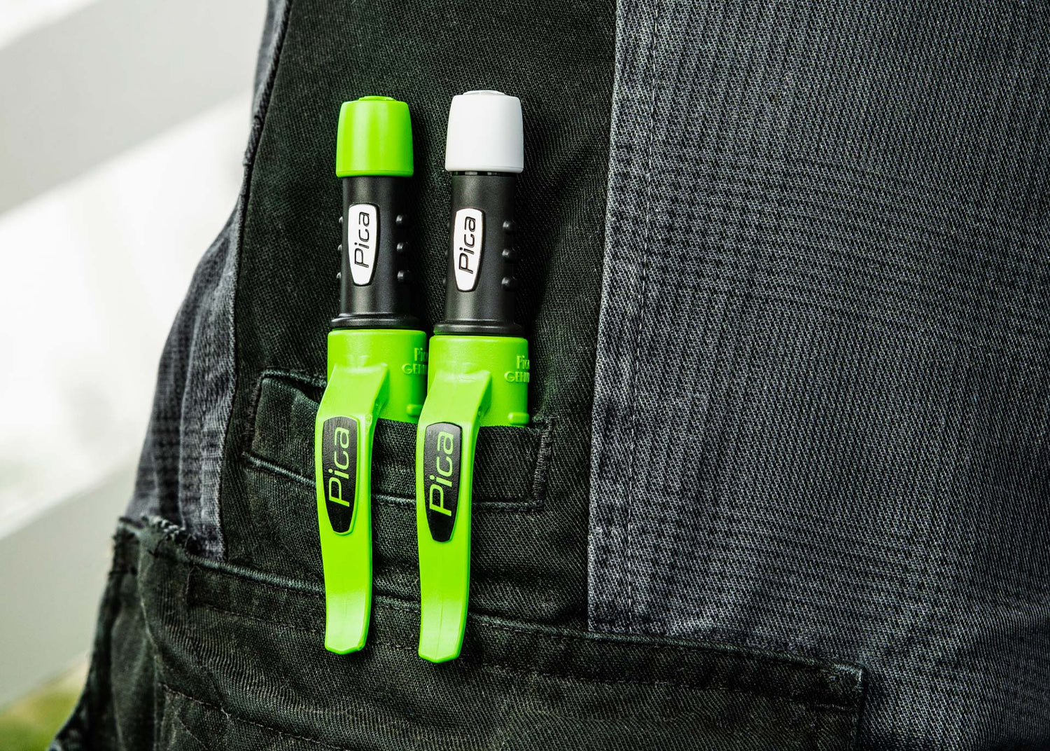 3030_Pica-Dry-colored-caps