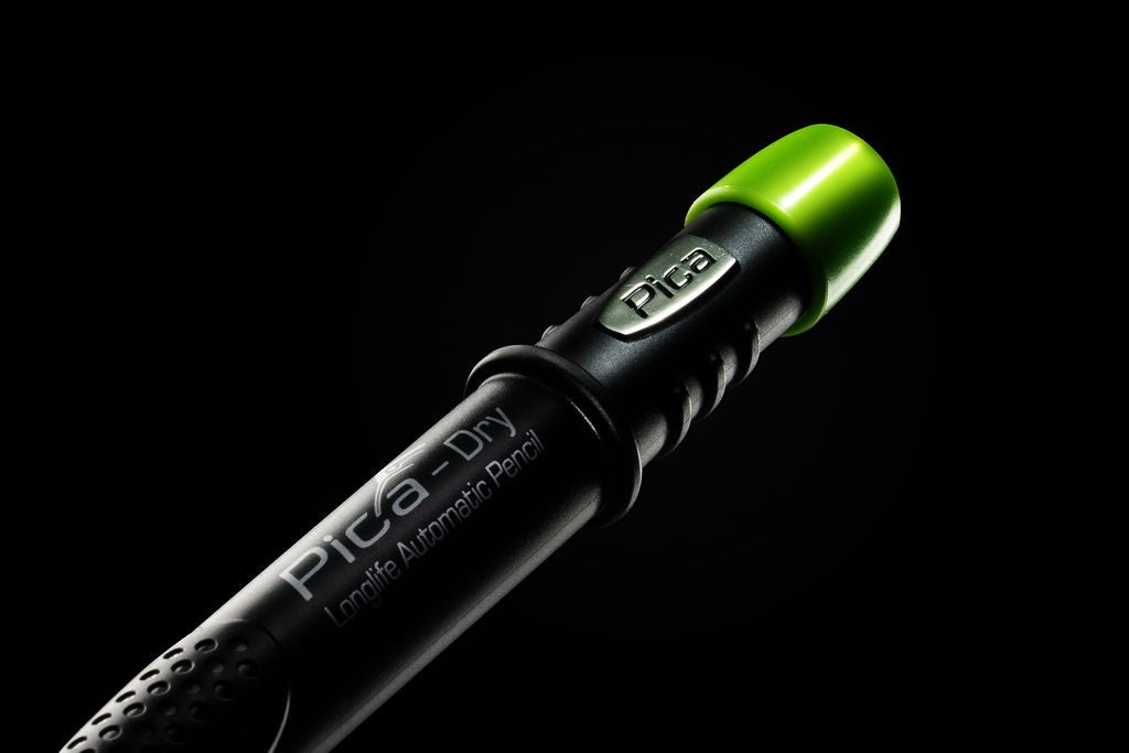 3030_dry_newfeat_2_web681f2599-9311-e811-bc80-aaaaaa013b00