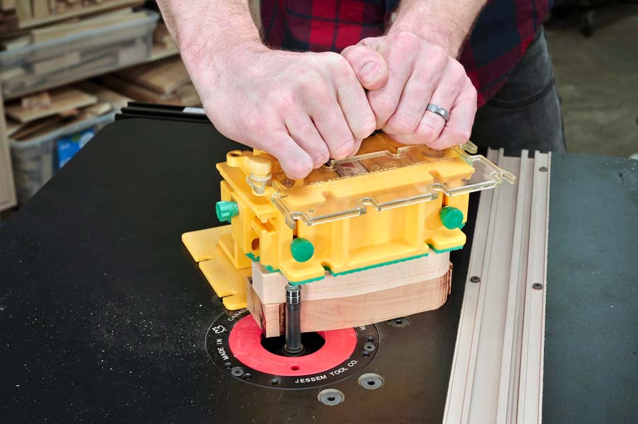 5d607069ad30d33fec314895_Deflector-Connector-on-Router-Table