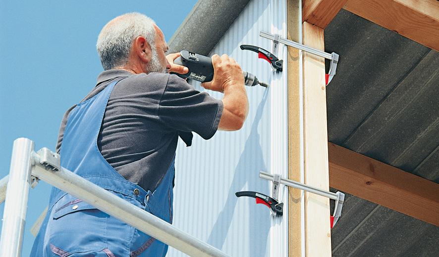 KLI_work_man_facade__c75