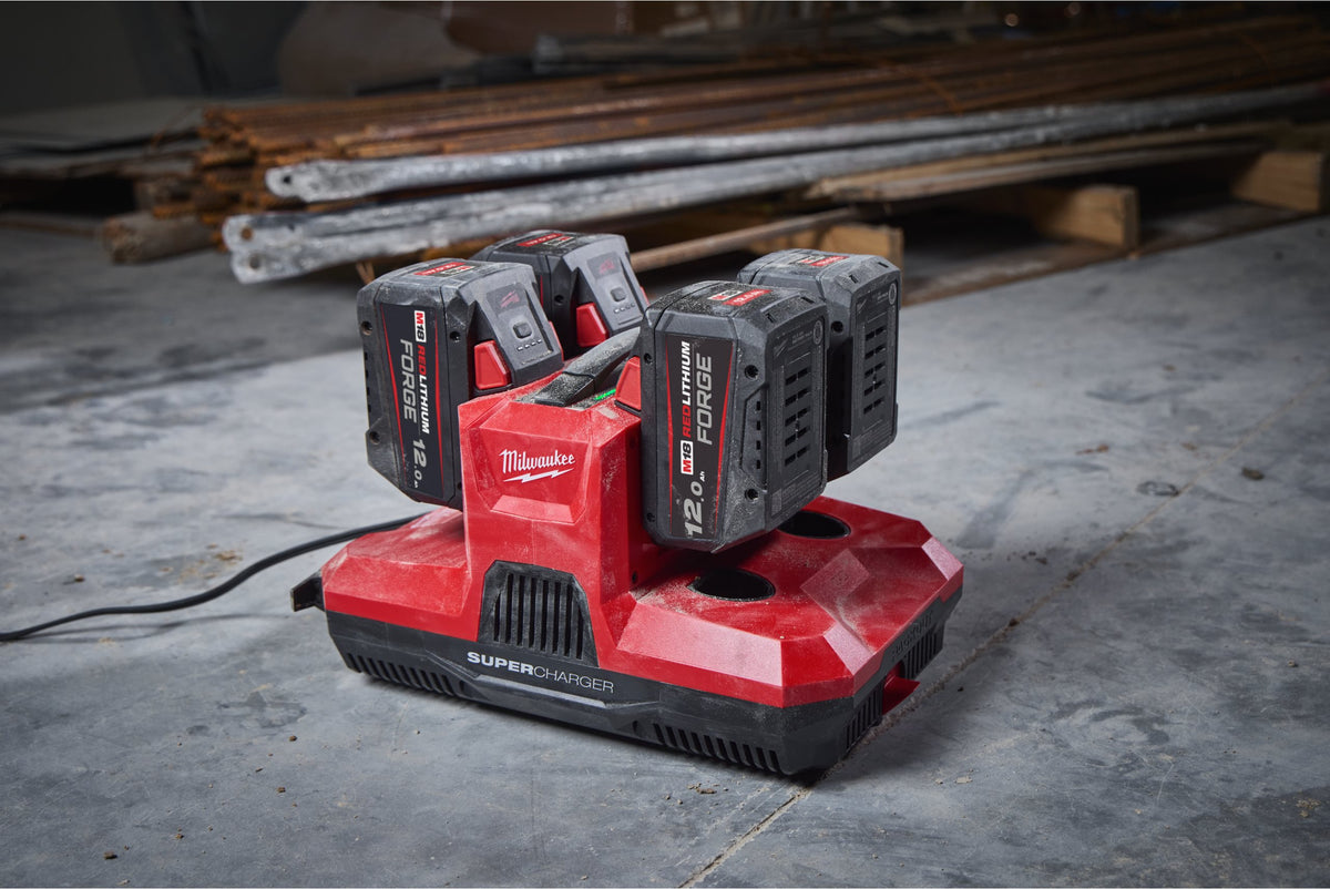 Milwaukee M12-18 MBPSC4 M12-M18 PACKOUT Mehrfach-Super-Schnellladegerät