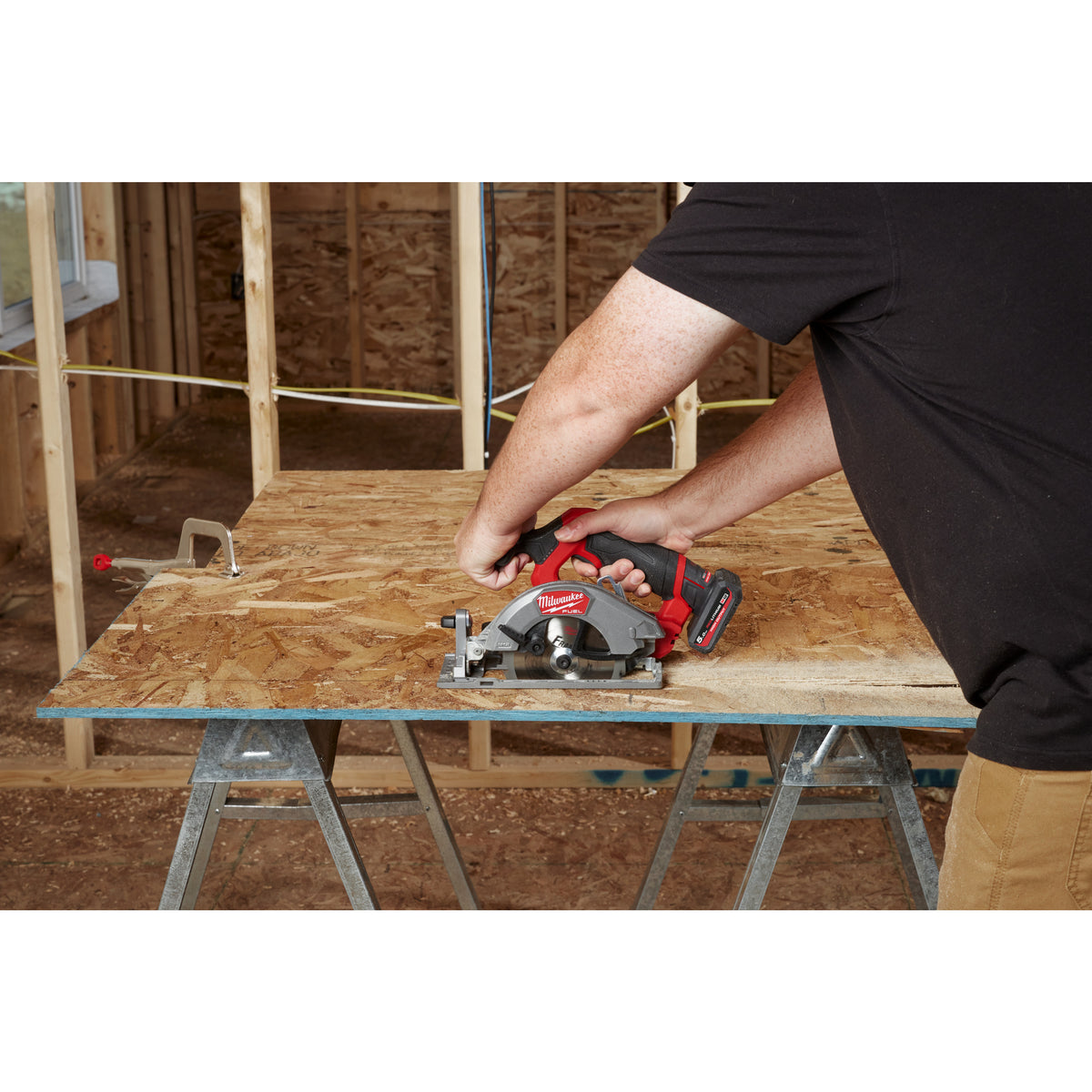 Milwaukee M12 FUEL™ Akku-Handkreissäge M12FCS442 - Produktbild 13