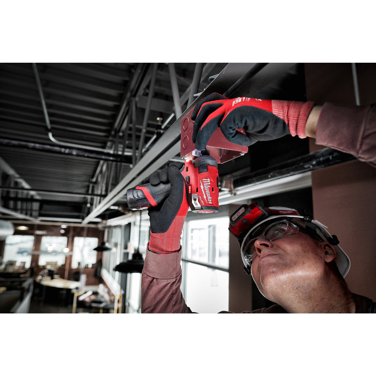 Milwaukee M12 FUEL™ POWERPACK M12FPP2E2 - Produktbild 3