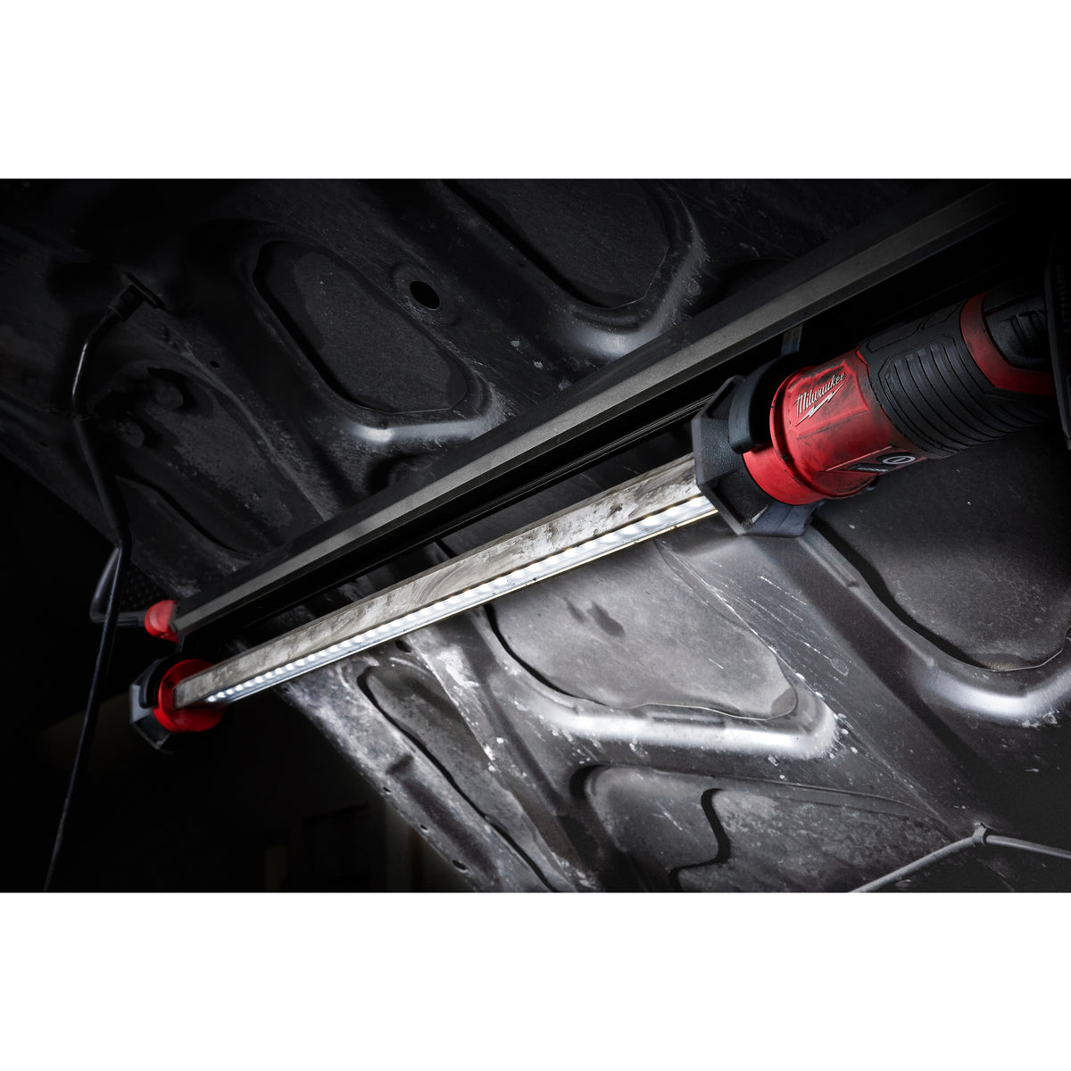 Milwaukee M12™ Akku-Motorhaubenleuchte M12UHL - Produktbild 7