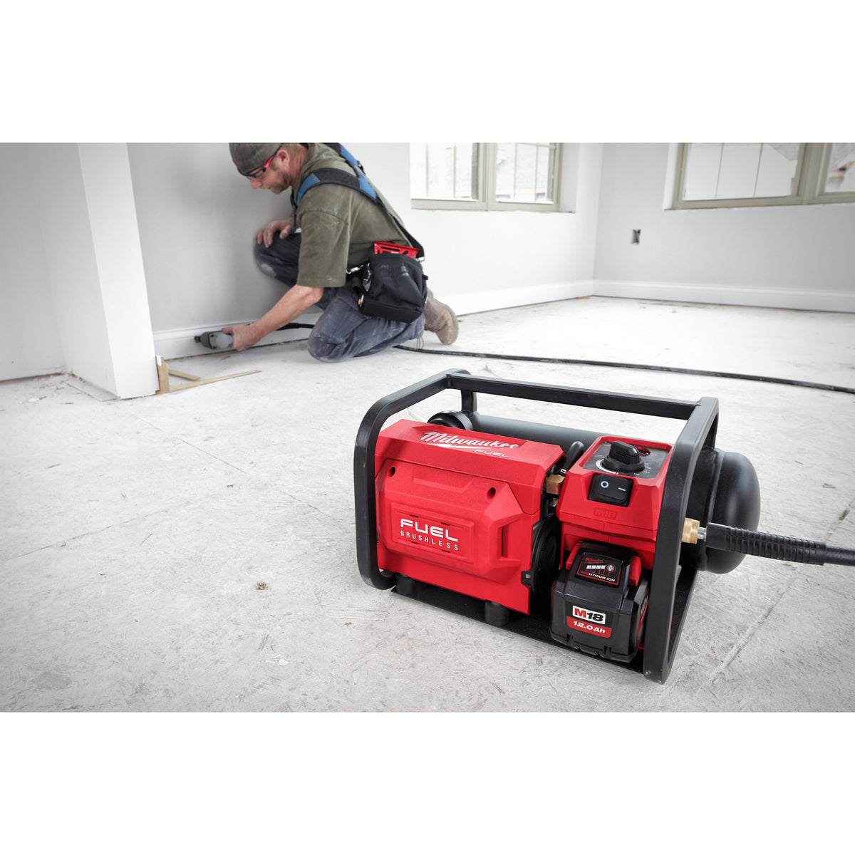 Milwaukee M18 FUEL™ Akku-Kompressor M18FAC - Produktbild 10