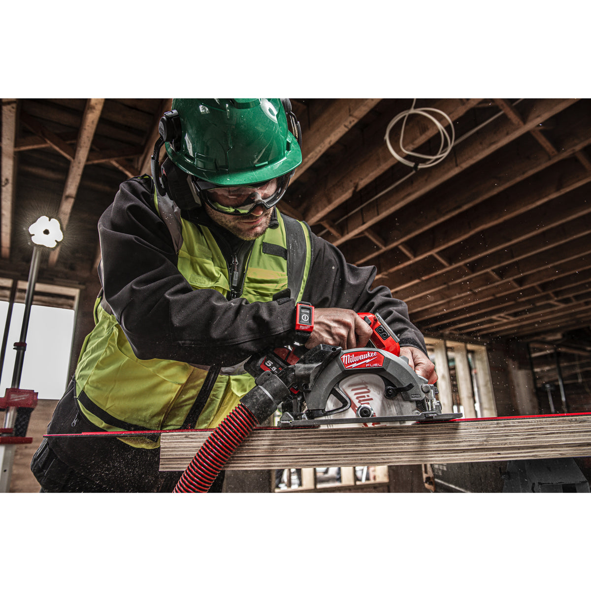 Milwaukee M18 FUEL™ Akku-Handkreissäge M18FCSDC165 - Produktbild 12