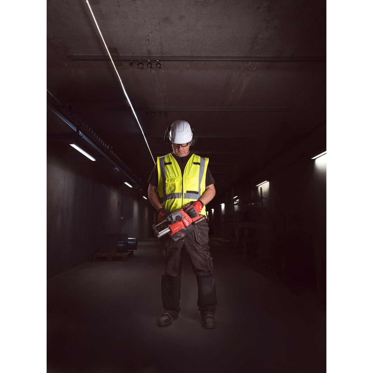 Milwaukee M18 FUEL™ SDS-PLUS Akku-Kombihammer mit Staubabsaugung M18FHACDDE - Produktbild 9