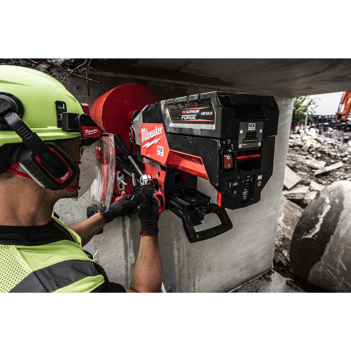 Milwaukee MX FUEL™ Akku-Diamant-Kernbohrgerät 350 mm inkl. Bohrständer MXFDCD350KIT - Produktbild 11