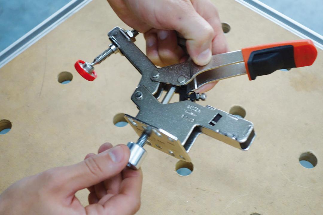 STC-SET-T20_work_man_assembly_02__1005B62XXzMNYnOd