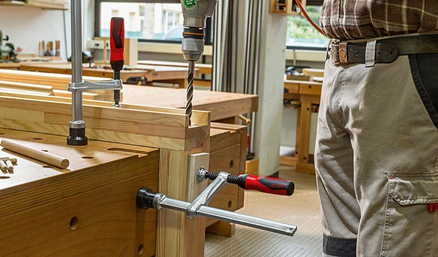 TW16AW_work_man_wood_drilling_1__c75