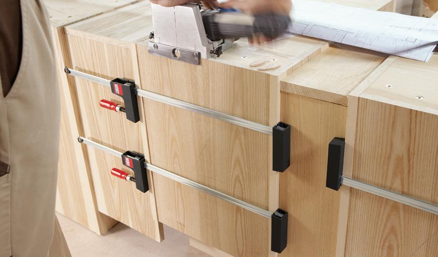 UK_work_man_cabinet_1__c75