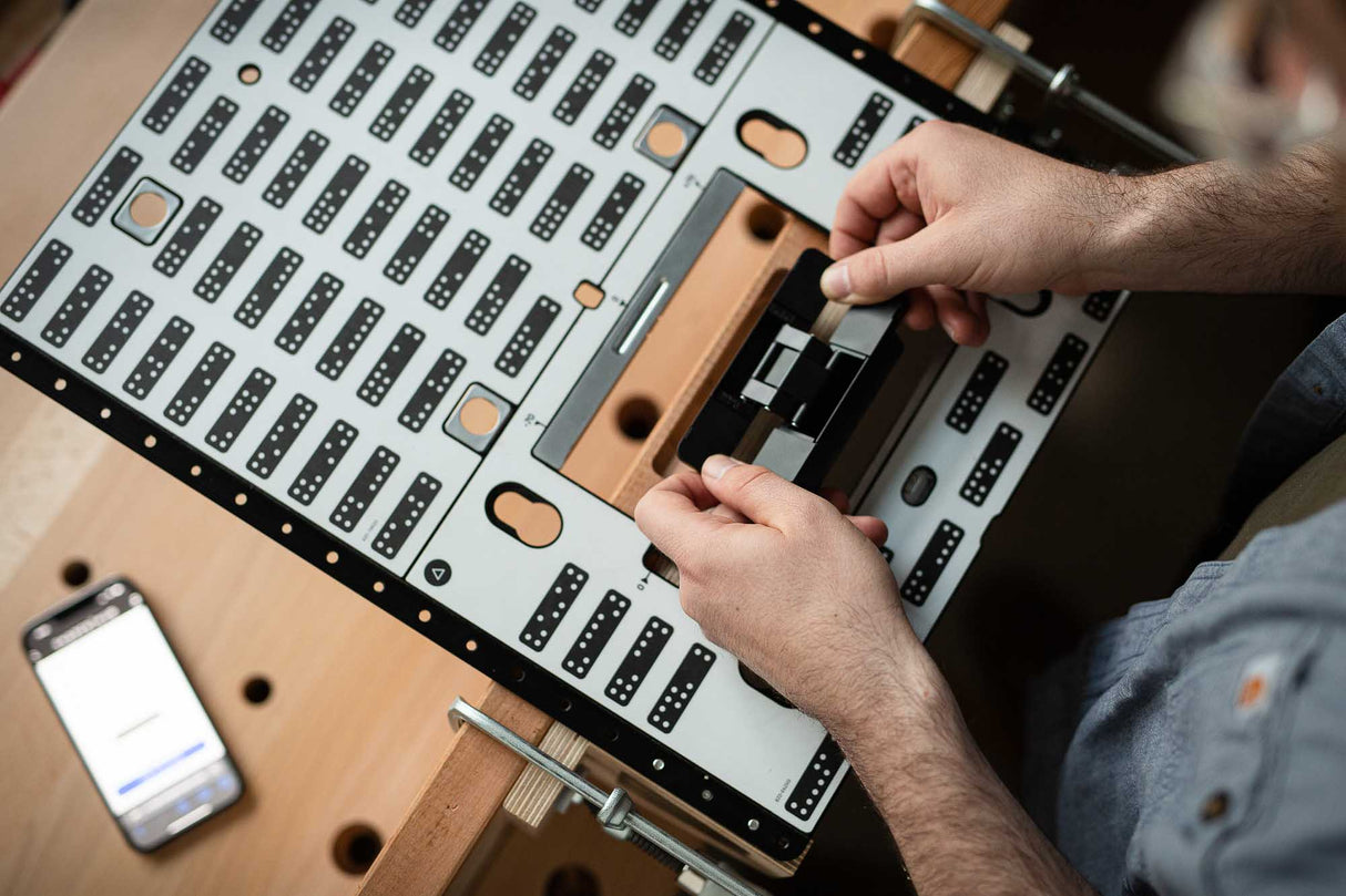 Web_Plate-Hardware-5