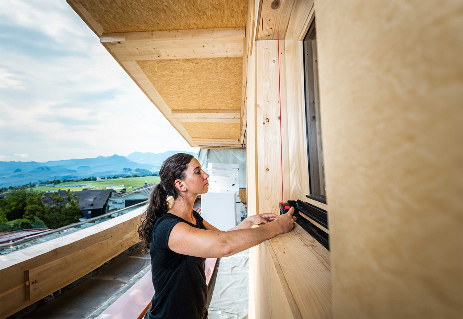 SOLA digitales Massband mit Laser-Entfernungsmesser METEC - 5 Meter - EG-Genauigkeitsklasse II - Bluetooth®