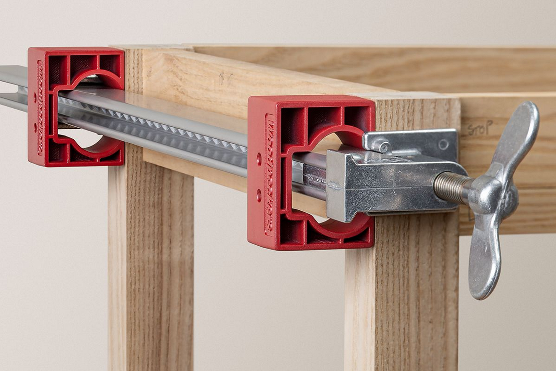 RESTPOSTEN: Woodpeckers Universelle Spannbrücken für verschachtelte Zwingungen - UCB-23