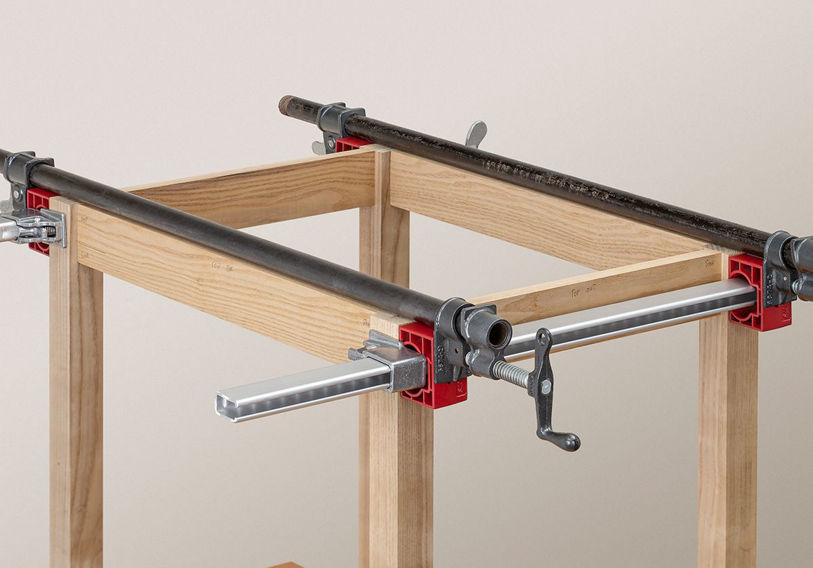 RESTPOSTEN: Woodpeckers Universelle Spannbrücken für verschachtelte Zwingungen - UCB-23