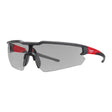 Milwaukee Schutzbrille grau kratzfest & beschlagfrei – Produktbild 1