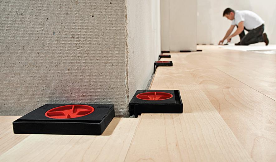 AV2_work_man_wood_4_close__c751