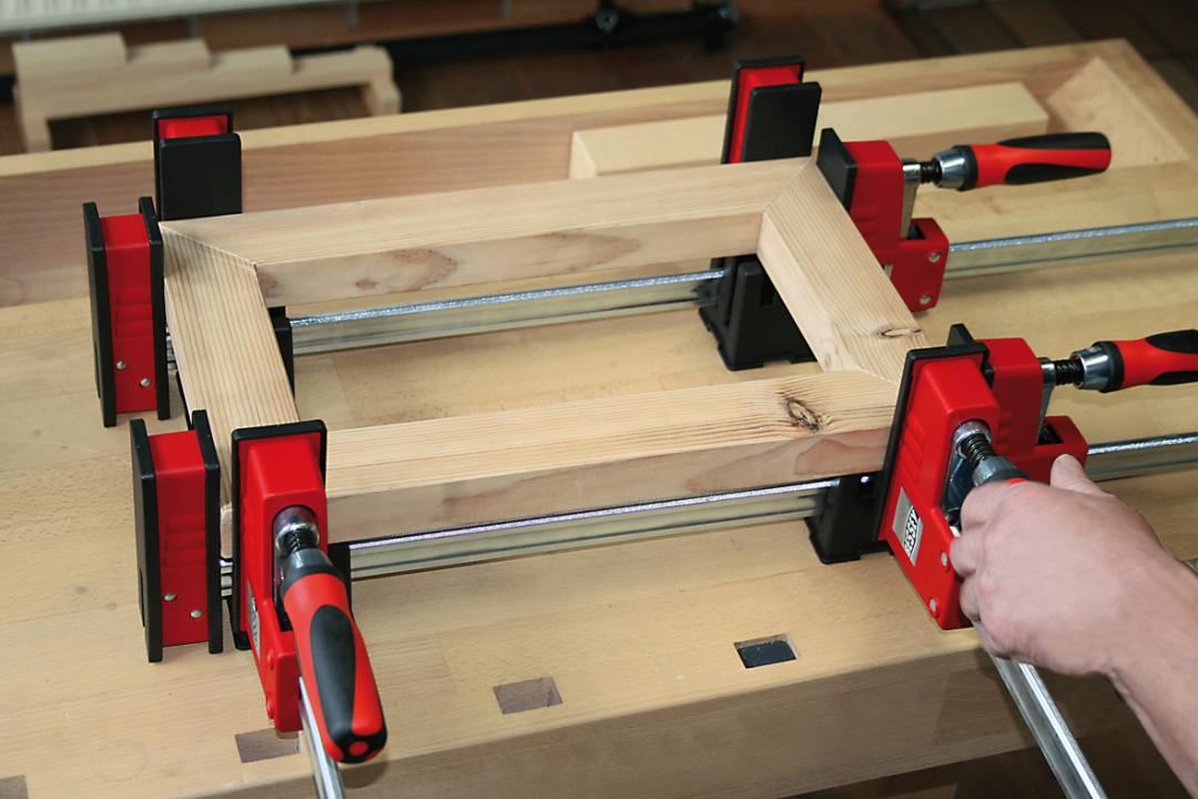 KP_work_man_wood_1__100