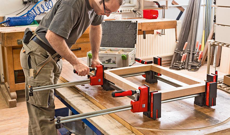 KRE_KP_work_man_wood_1__c75
