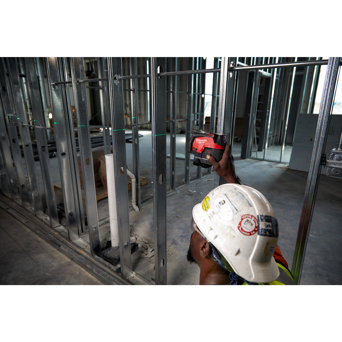 Milwaukee M12™ Kreuzlinienlaser mit Lotfunktion M12CLLP - Produktbild 7
