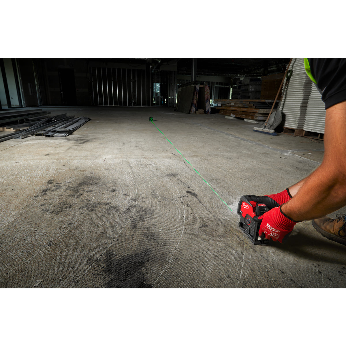 Milwaukee M12™ Kreuzlinienlaser mit Lotfunktion M12CLLP - Produktbild 8