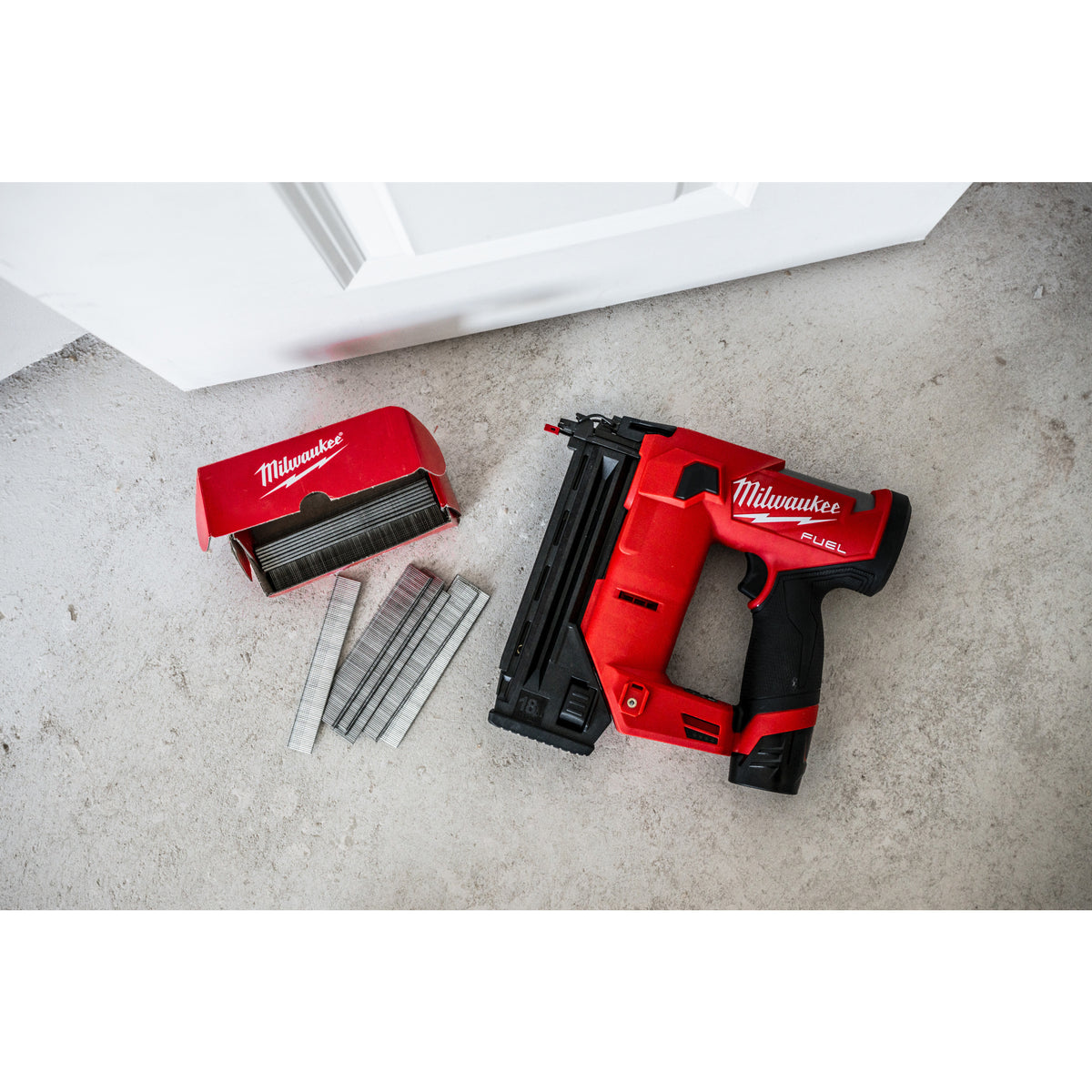 Milwaukee M12 FUEL™ Akku-Stiftnagler M12FCN18GS - Produktbild 4
