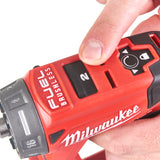 Milwaukee M12 FUEL™ Akku-Kompakt-Bohrschrauber mit Schnellwechselbohrfutter M12FDDXKIT - Produktbild 5