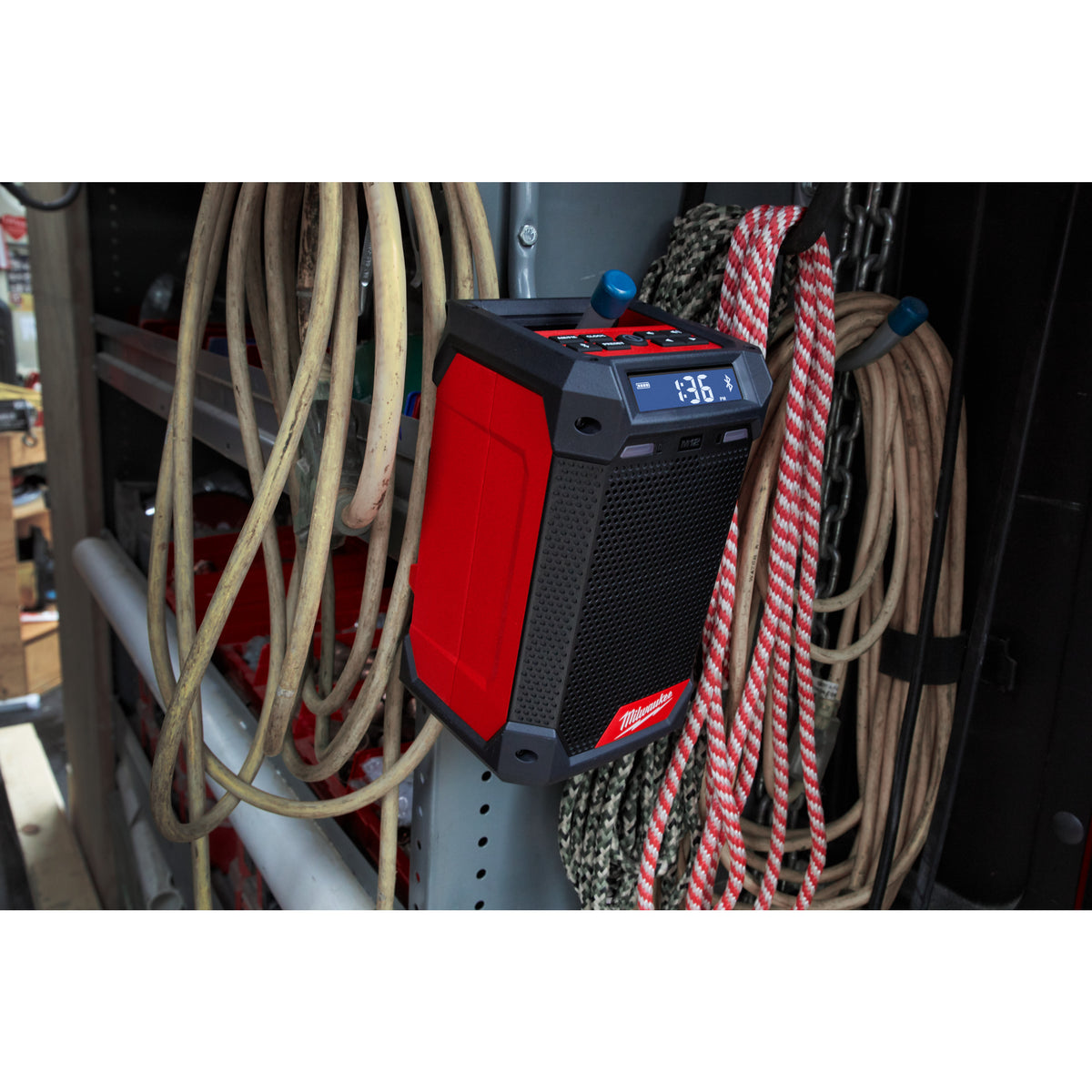 Milwaukee M12™ Netz-/Akku-Radio mit Ladefunktion M12RCDAB+ - Produktbild 5