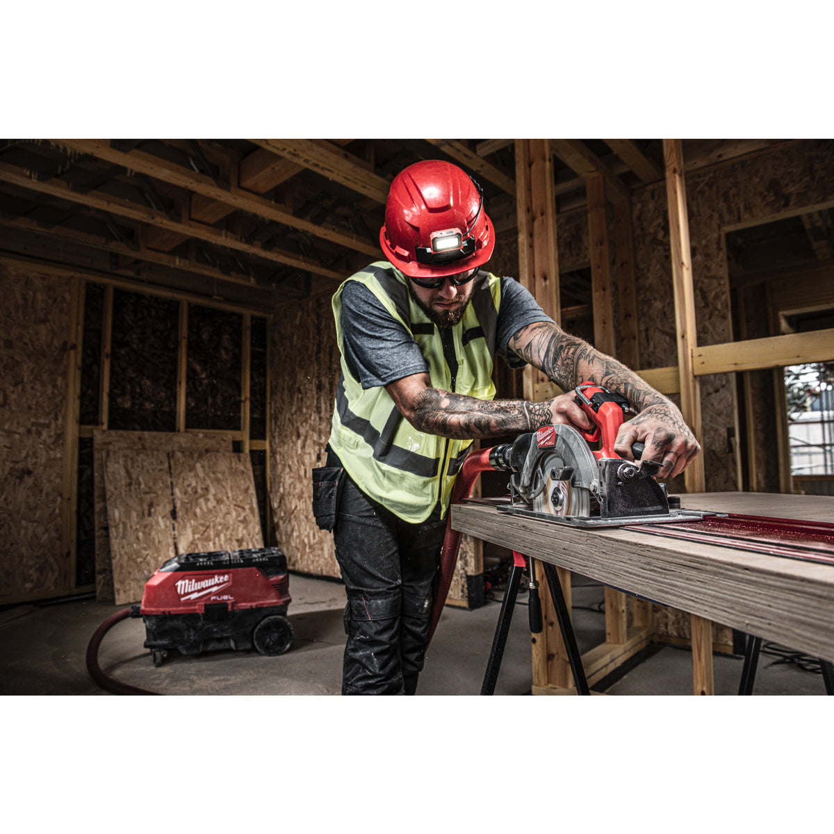 Milwaukee M18 FUEL™ Akku-Kreissäge M18FCS66GR3 - Produktbild 3