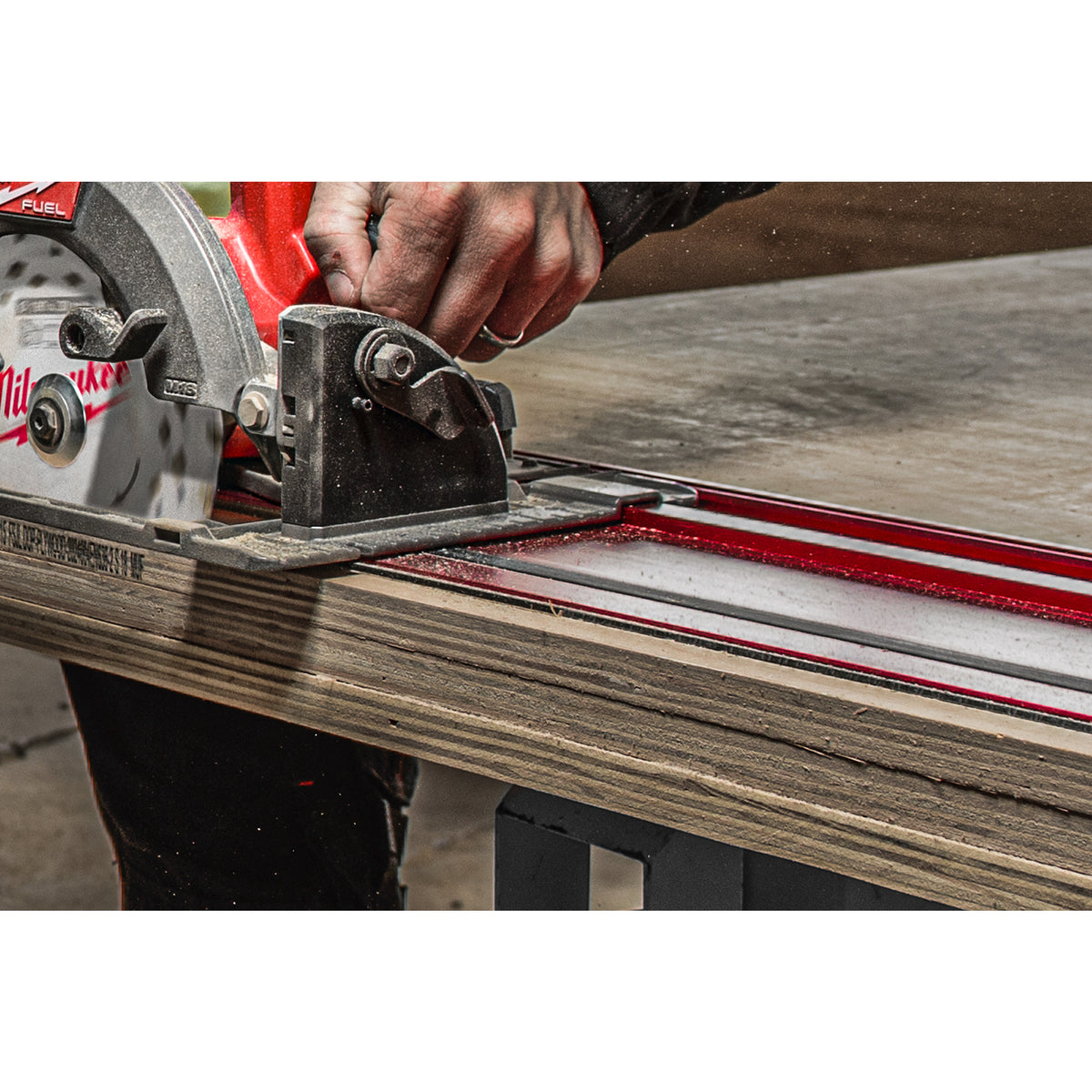Milwaukee M18 FUEL™ ONE-KEY™ Akku-Kreissäge 190 mm M18FCSO190GR - Produktbild 7