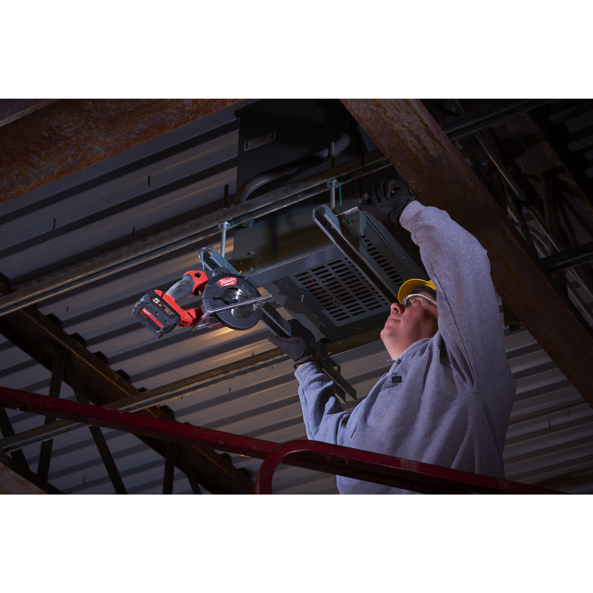 Milwaukee M18 FUEL™ Akku-Metallkreissäge M18FMCS - Produktbild 11