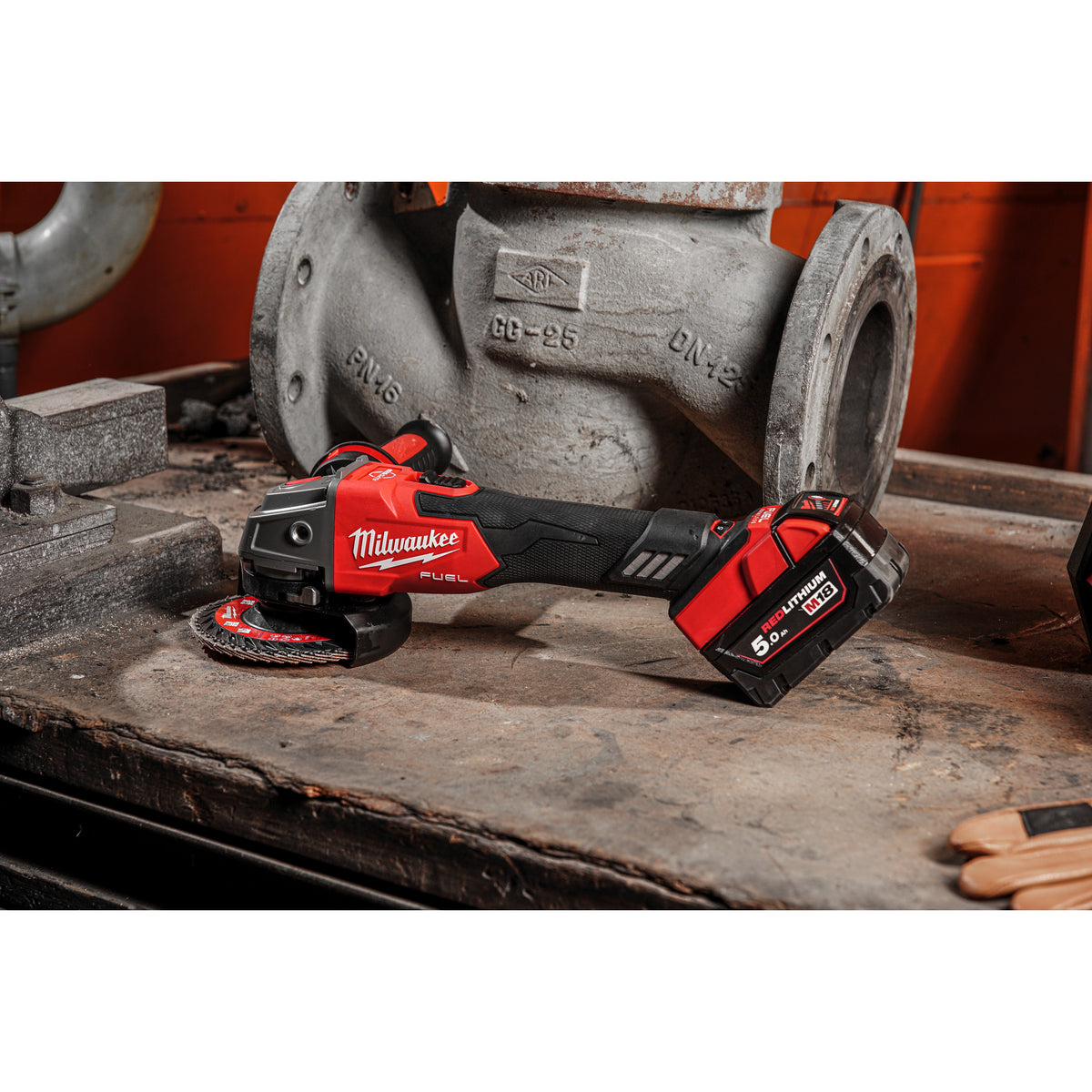Milwaukee M18 FUEL™ Akku-Winkelschleifer mit Geschwindigkeitsregler & Schiebeschalter M18FSAGV125XB - Produktbild 12