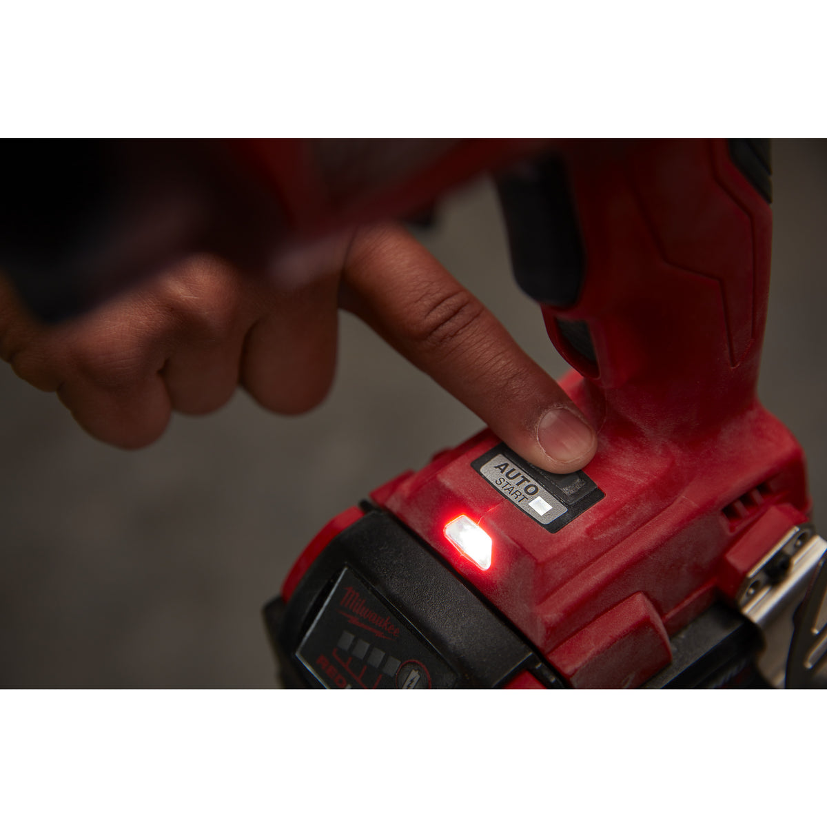 Milwaukee M18 FUEL™ Akku-Trockenbauschrauber mit Magazinvorsatz M18FSGC - Produktbild 3