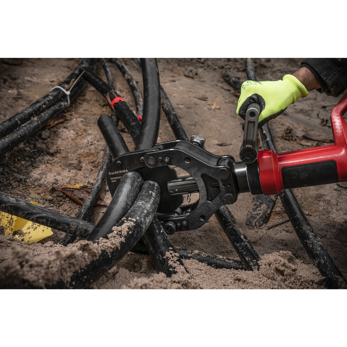 Milwaukee M18™ FORCE LOGIC™FORCE LOGIC™ Hydraulischer Akku-Sicherheits-Kabelschneider 125 mm M18HCC125 - Produktbild 4