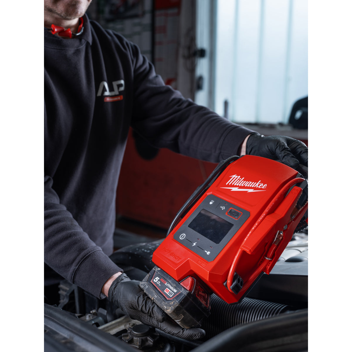 Milwaukee M18™ Akku-Starthilfe 2000 A M18JS2200 - Produktbild 9