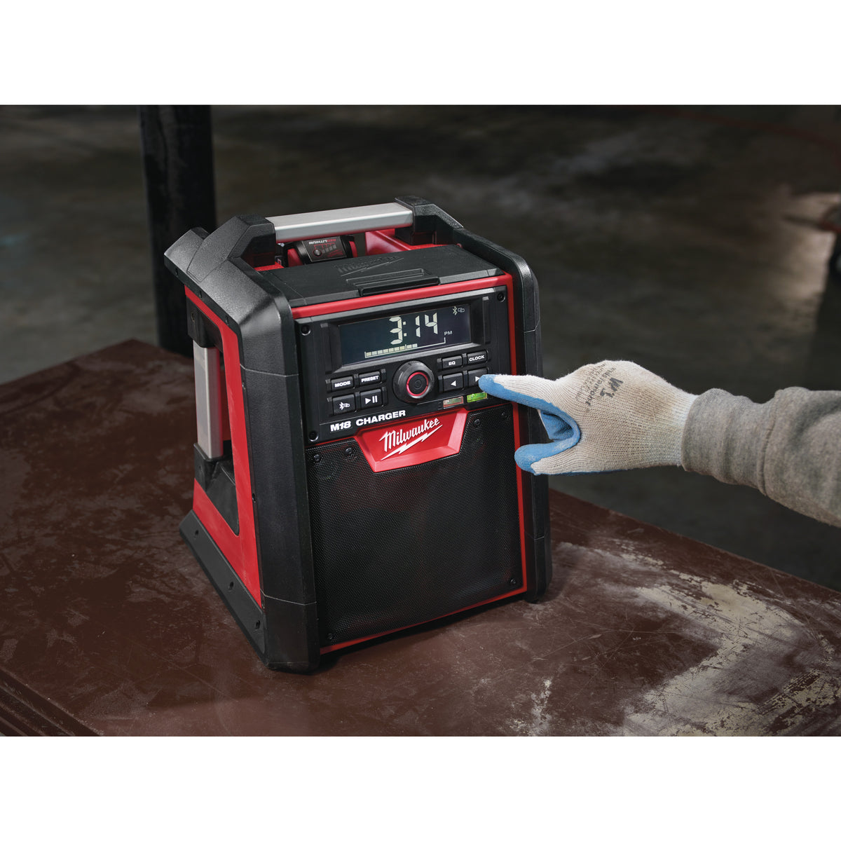 Milwaukee M18™ Netz-/Akku-Radio mit Ladefunktion M18RC - Produktbild 12