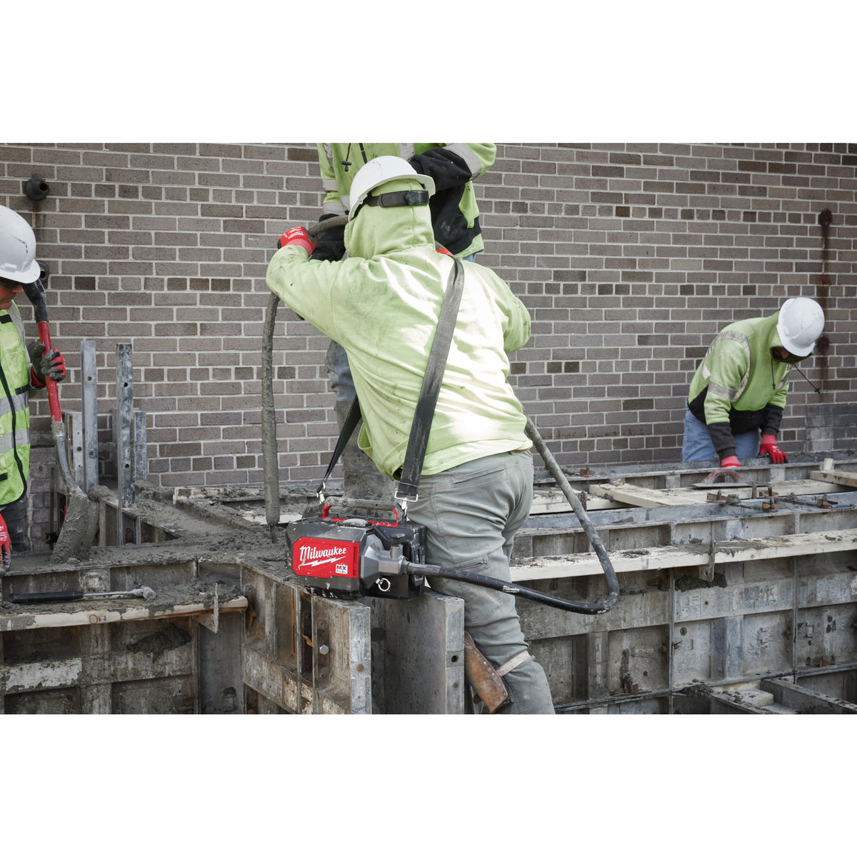 Milwaukee MX FUEL™ Akku-Betonverdichter MXFCVBC - Produktbild 10