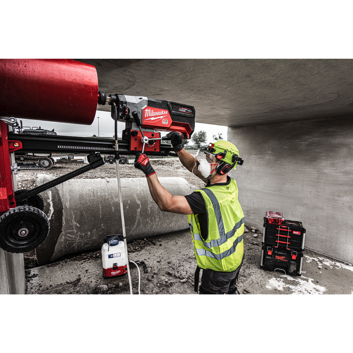 Milwaukee MX FUEL™ Akku-Diamant-Kernbohrgerät 350 mm inkl. Bohrständer MXFDCD350KIT - Produktbild 9