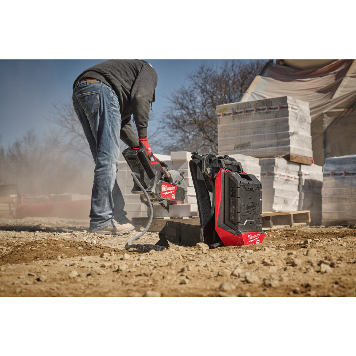 Milwaukee MX FUEL™ Rückentragbarer Akku-Adapter MXFPBE - Produktbild 8