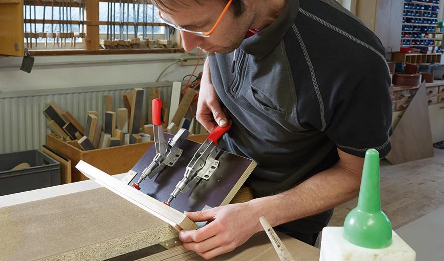 STC-IHH25_work_man_wood_1__c75