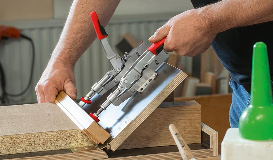 STC-IHH25_work_man_wood_2__c75