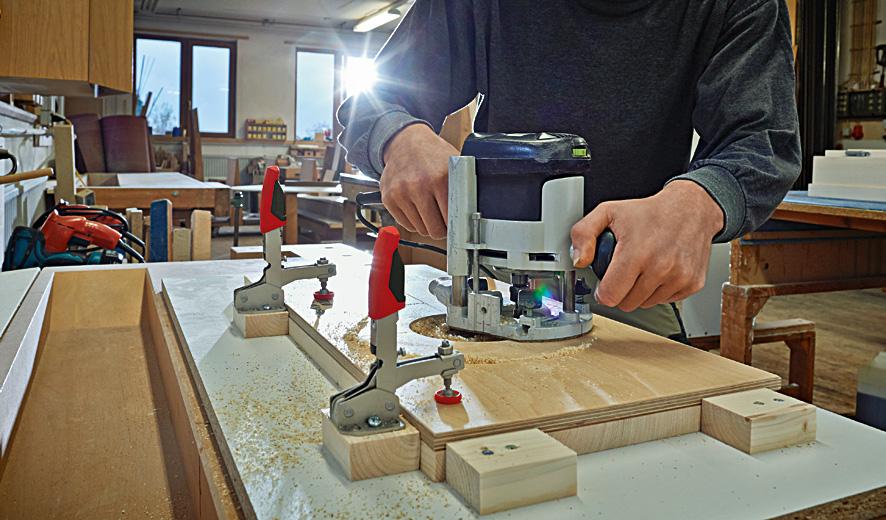 STC-VH50_work_man_wood_1__c75