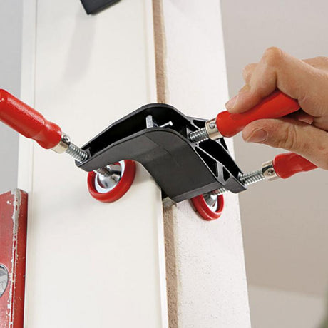 TFM_work_man_door__100
