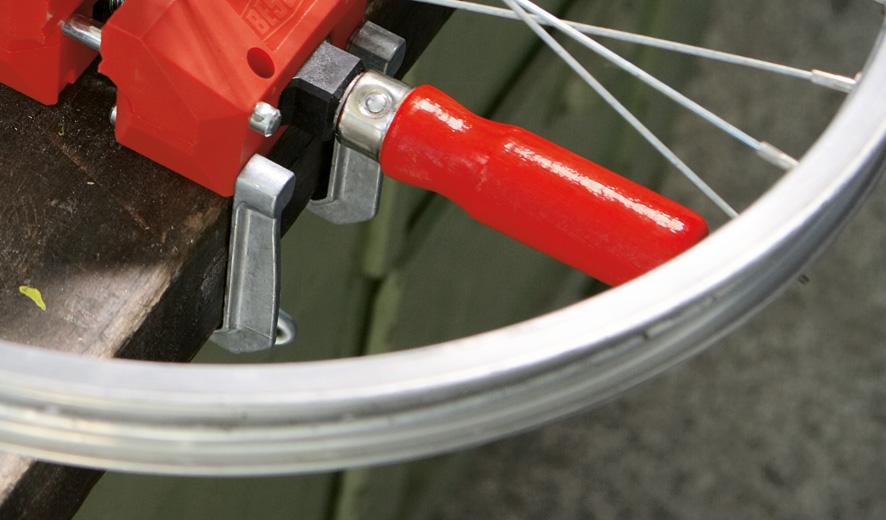 TK6_work_S10-ST_man_bike_1__c754YbuozvSyllrU