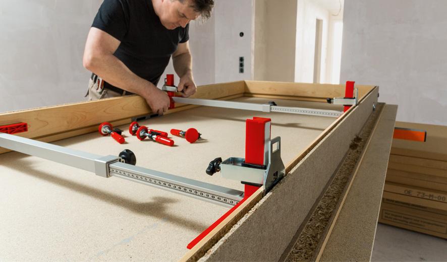 TU_work_man_door_1__c75