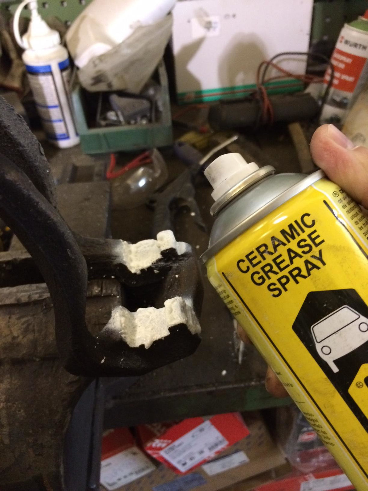 ceramic_grease_spray_2_1007