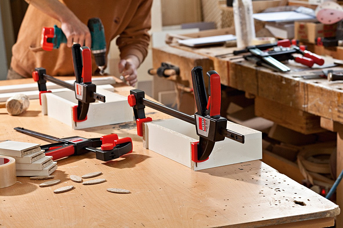 ezs_work_man_wood_4_drawer__1007429b395-819f-4e37-9854-279971232c97