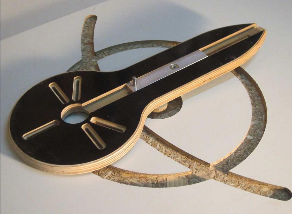 Universal router compass for hand routers, router diameter 30 to 2200 mm