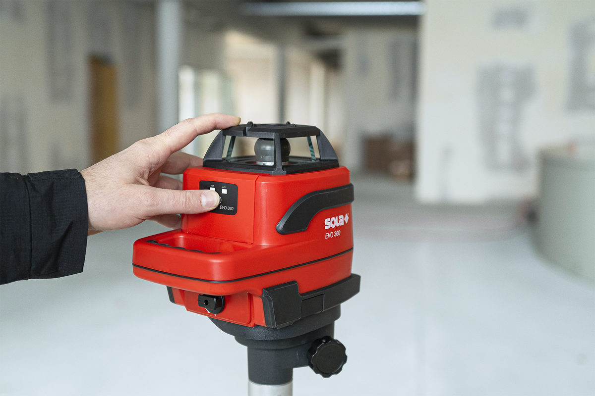 SOLA rotating laser EVO 360, incl. RRD1 + cleat, 2x battery cell 18650 - 71017801